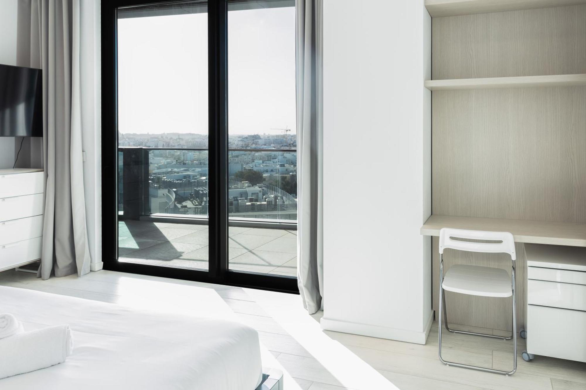 Modern Apartment In The Center Of St Julians By Arcobnb Saint Julian's Exterior photo