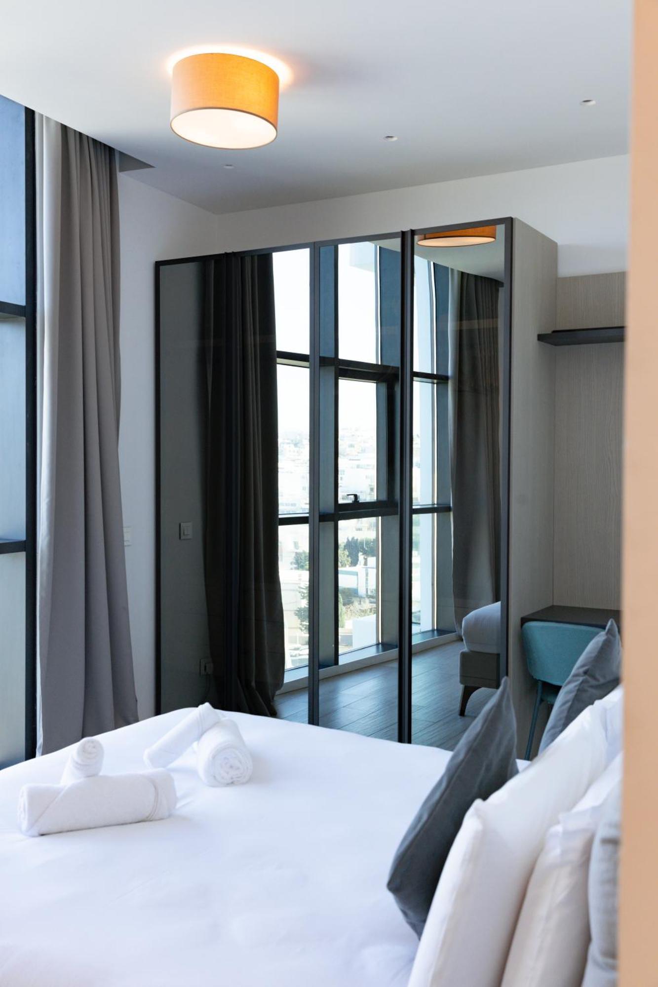 Modern Apartment In The Center Of St Julians By Arcobnb Saint Julian's Exterior photo